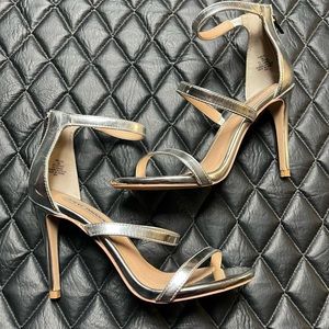 Steve Madden Feelya Strappy High Heels Size 8 Silver